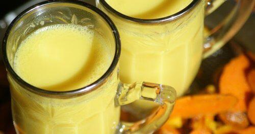 نوشیدنی زردچوبه و شیر بادام ؛یک نوشیدنی ضد التهاب 11