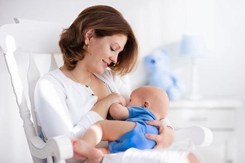 شیر مادر و یبوست نوزادان
