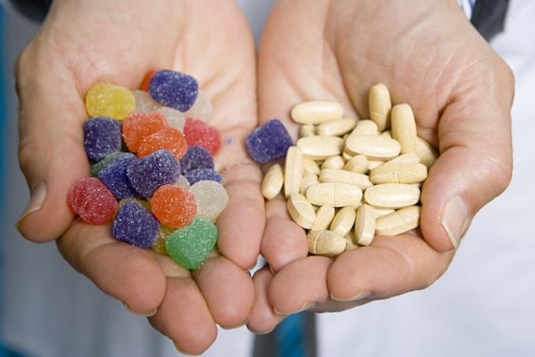 خطر مصرف بیش از حد ویتامین در کودکان